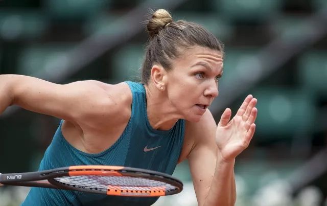 场上展现出 场上展现出