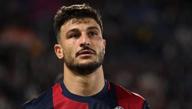 她很少谈及 她很少谈及