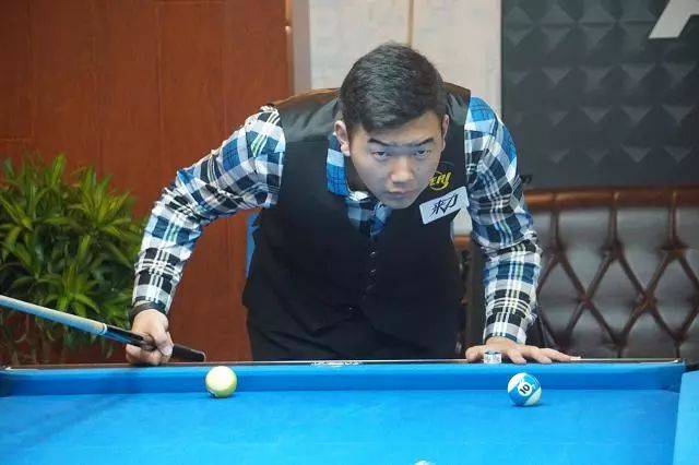 中场球员通 中场球员通